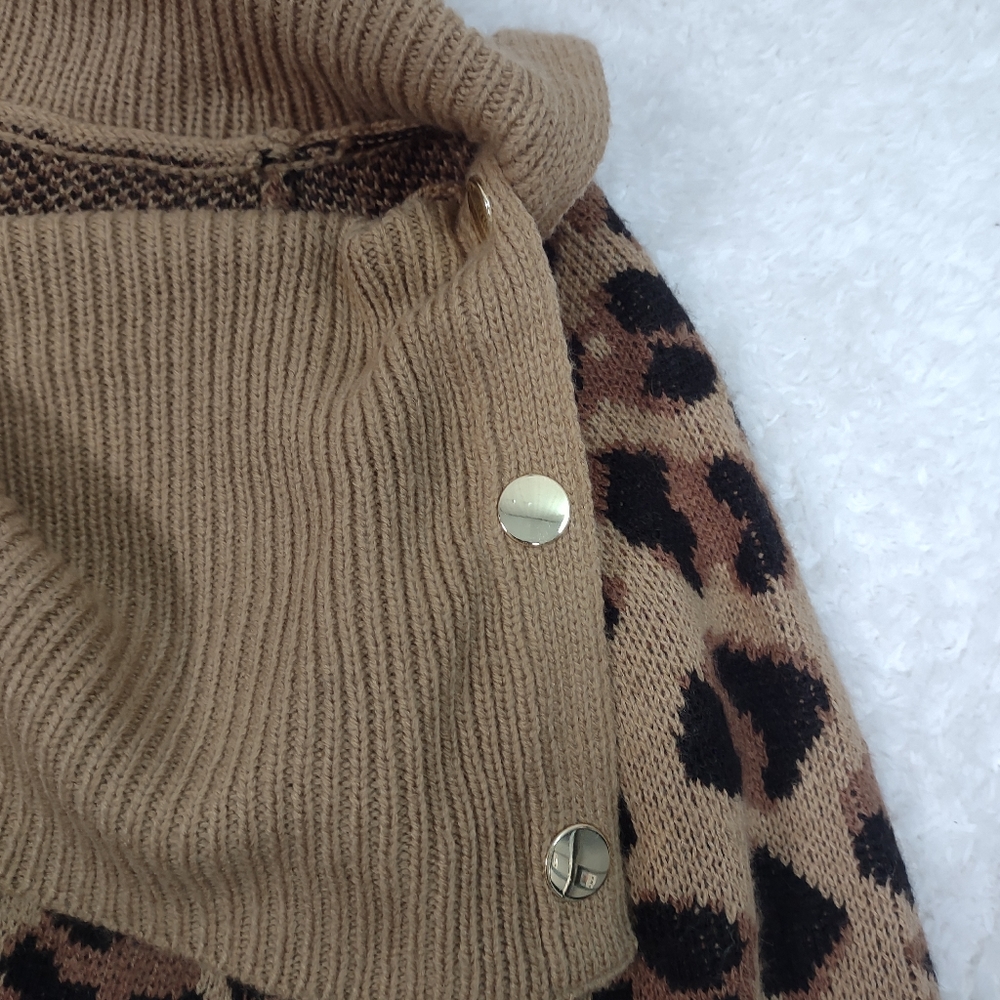 89th+Madison Women's Leopard Print Cowl Neck Sweater Size Medium - Picture 5 of 15